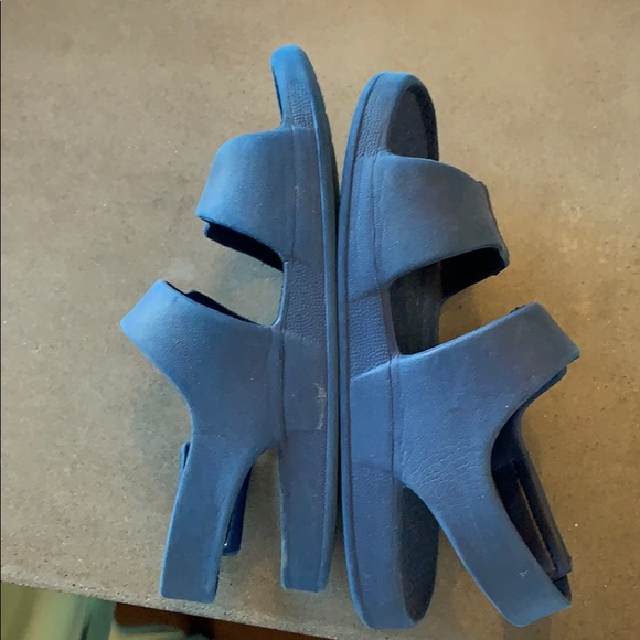 Summer navy water sandals size 8 - Picture 2 of 4